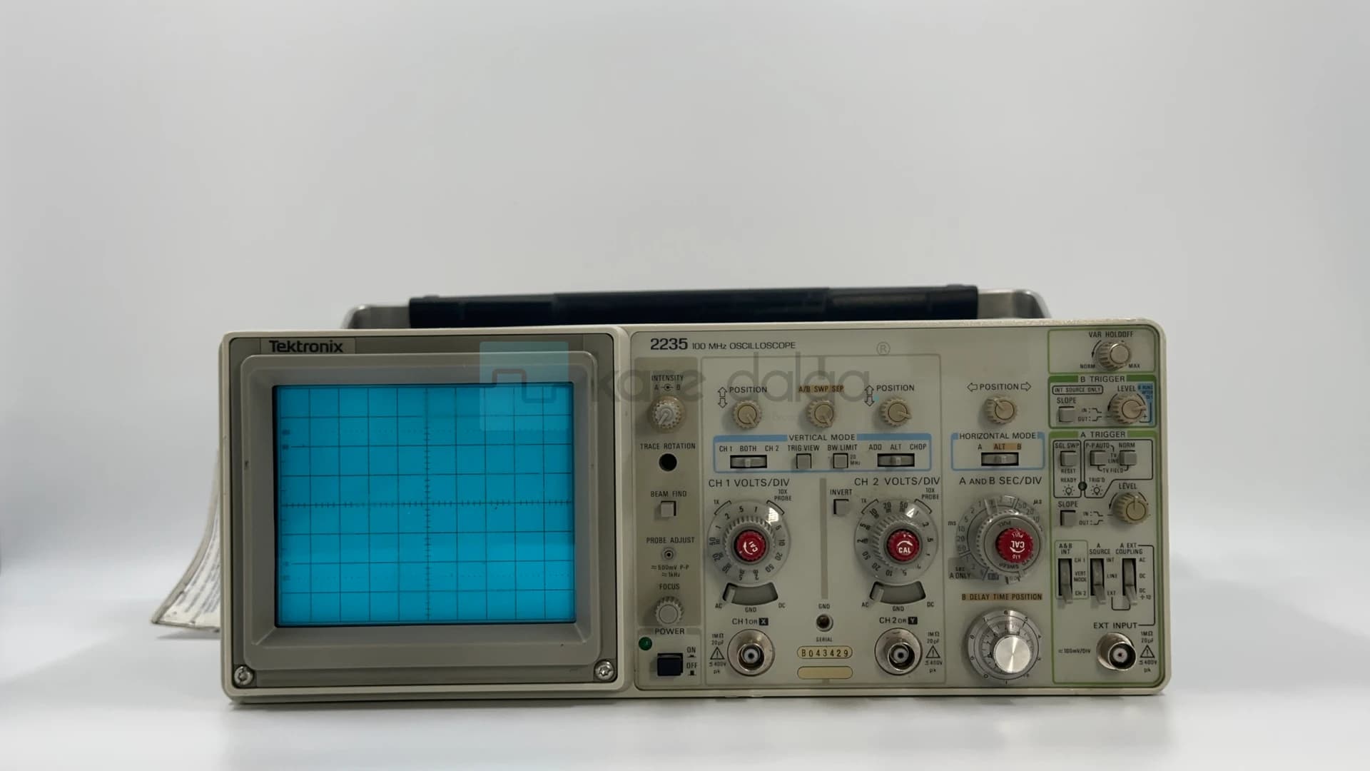 Tektronix 2235 – 2 Kanal 100 Mhz Analog Osiloskop - Görsel 1